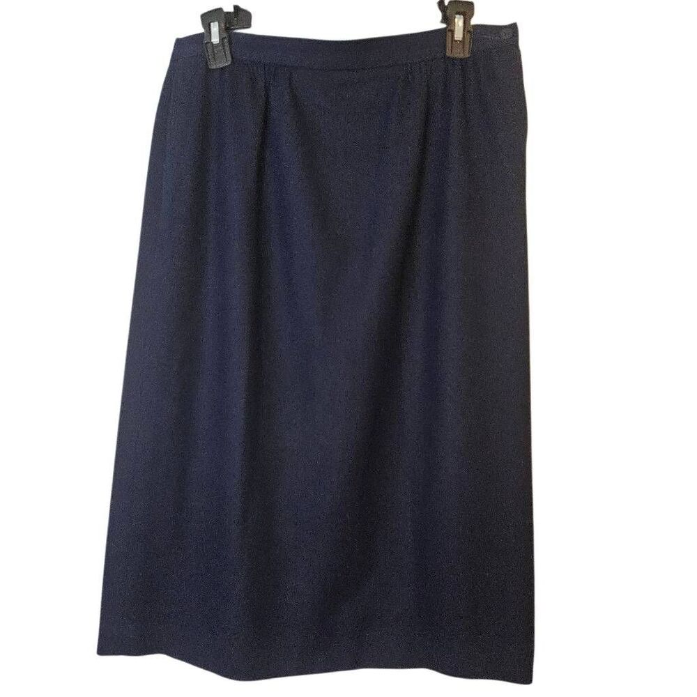 Vintage Pendleton navy wool skirt, modest, old money. 10/12.